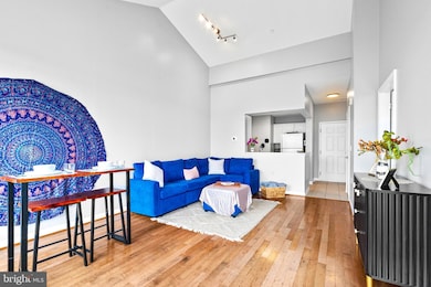 23 Pierside Dr unit 410, Baltimore, MD 21230 - photo 3