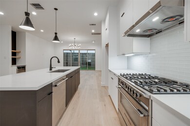 2123 Elmen St, Houston, TX 77019 - photo 6