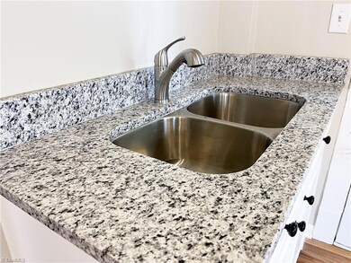 810 Carter St, High Point, NC 27260 - photo 3