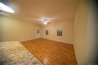 112 Glen Cross Dr, Statesville, NC 28625 - photo 4