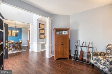 14921 Honey Locust Ct, Woodbridge, VA 22193 - photo 4