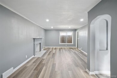 10366 Roxbury St, Detroit, MI 48224 - photo 5