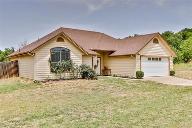 1005 Corral Dr, Granbury, TX 76048 - photo 3