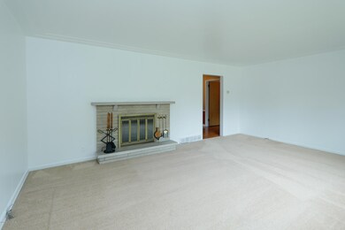 3414 Croyden Ave-105