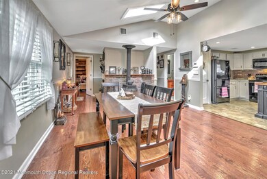 12-DINING ROOM