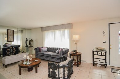 21 Saugus Ave unit 2, Saugus, MA 01906 - photo 2