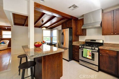 22054 Dumetz Rd, Woodland Hills, CA 91364 - photo 7