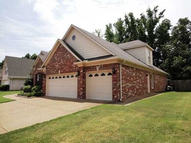 3 Car Garage