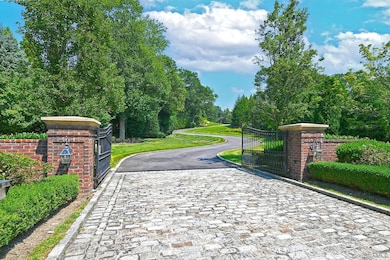 142 Round Swamp Rd, Huntington, NY 11743 - photo 2