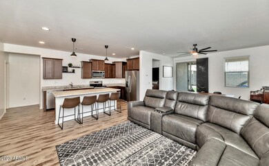 18174 W Robin Ln-005-009-1500x932