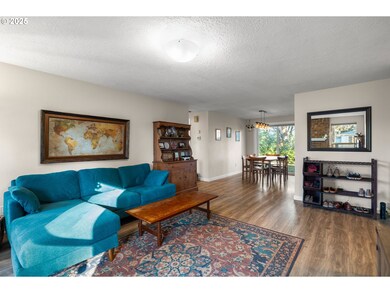 2511 SW 23rd Cir, Troutdale, OR 97060 - photo 4