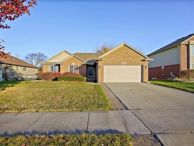 52802 Delena Dr, Macomb, MI 48042 - photo 4