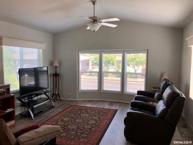 450 SE Lacreole Dr unit 122, Dallas, OR 97338 - photo 3