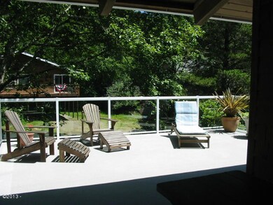 Huge Sunny Deck