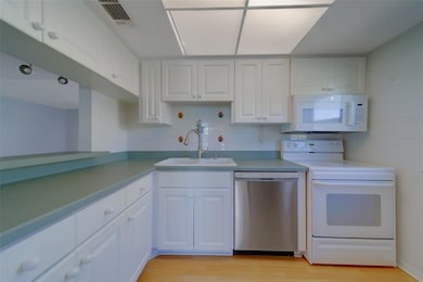 1 Windrush Blvd unit 28, Indian Rocks Beach, FL 33785 - photo 4