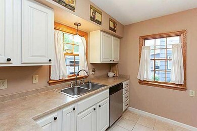 2905 45th St, Des Moines, IA 50310 - photo 3