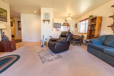517 NE Majesty Ln, Bend, OR 97701 - photo 5