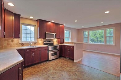 69 S Buttonwood St, Macungie, PA 18062 - photo 7