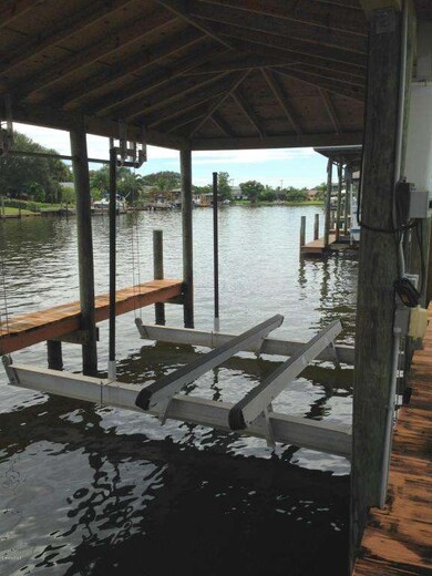 boatlift-2