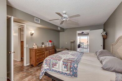 10501 W Palmeras Dr, Sun City, AZ 85373 - photo 3