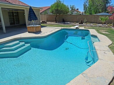 Sparkling Diving Pool
