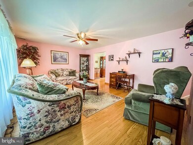 191 Fletcher Dr, Morrisville, PA 19067 - photo 4