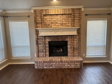 2751 Crystal Glenn Cir, Hurst, TX 76054 - photo 6