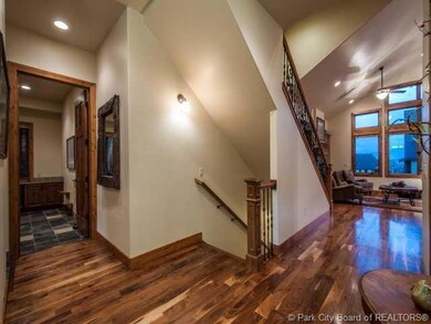 Entry/Foyer.