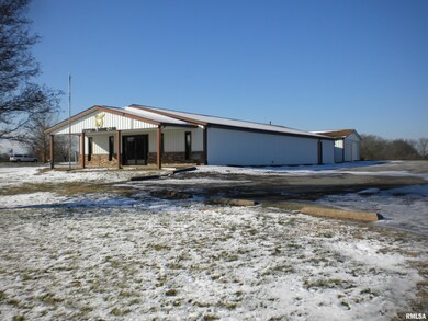 289 Saint Marys Dr, Harrisburg, IL 62946 - photo 3