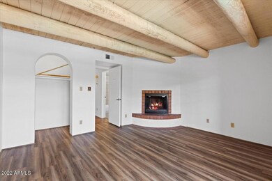 06-Living Area