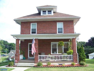 2308 Garfield Ave, Reading, PA 19609 - photo 2