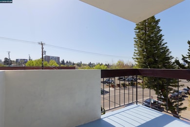 4099 Howe St unit 203, Oakland, CA 94611 - photo 7