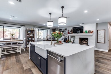 724 W Pleasantview Dr, Hurst, TX 76054 - photo 5