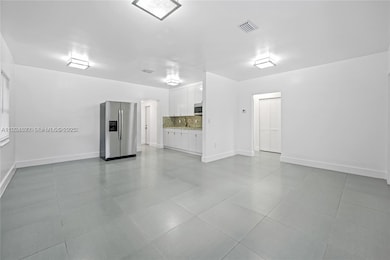 911 Sharar Ave unit 1, Opa Locka, FL 33054 - photo 5