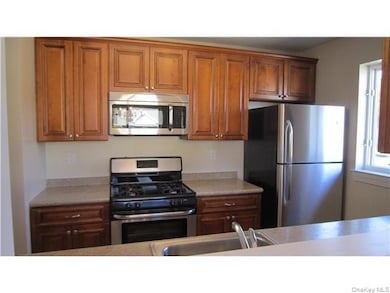 305 Tondo Cir, Harriman, NY 10926 - photo 2