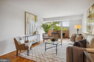 Town Square Towers unit 704, Washington, DC 20024 - photo 3