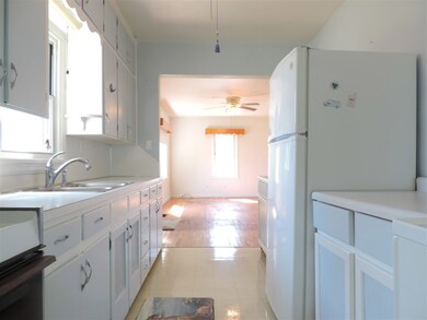 836 Maxwell St, Waterloo, IA 50701 - photo 7