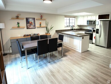 2204 Country View Ln, Salt Lake City, UT 84121 - photo 5