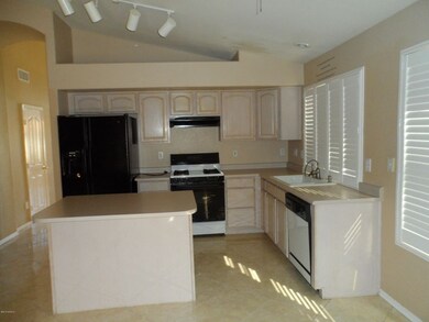 KITCHEN W/ ISLAND
