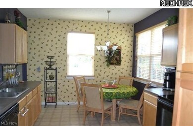 8825 Roberts Ct unit 18C, Olmsted Falls, OH 44138 - photo 3