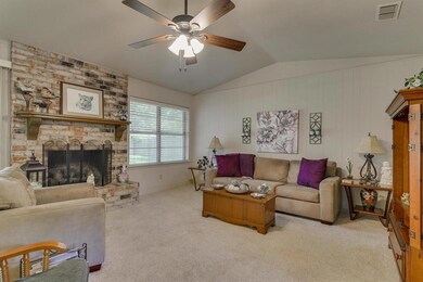2013 Everglade Dr, Gainesville, TX 76240 - photo 6