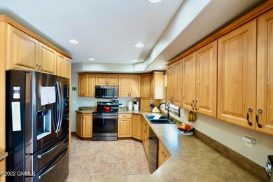 1502 Skyline Dr, Jamestown, ND 58401 - photo 3