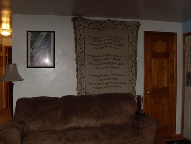 912 Phillip St, Auburn, IN 46706 - photo 3