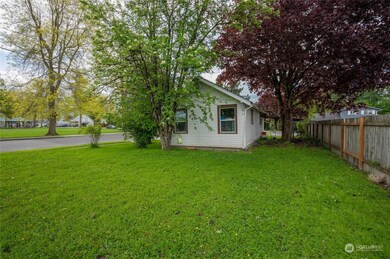 118 S Harkness St, Everson, WA 98247 - photo 7