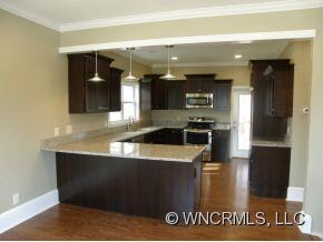 Cherry Cabinets w Granite