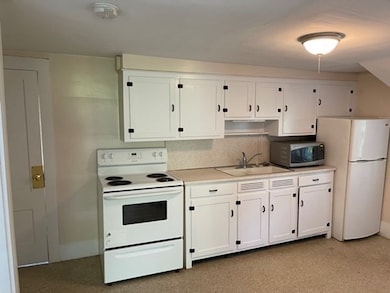 131 Pleasant St unit 4, Woburn, MA 01801 - photo 4