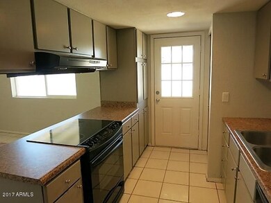 KITCHEN (2)