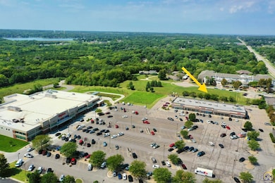 000 SW Armstrong Ave, Topeka, KS 66614 - photo 4