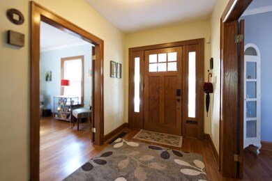 817 Euclaire Ave, Columbus, OH 43209 - photo 4