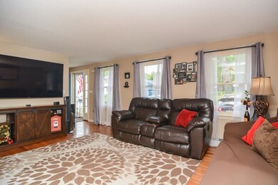 118 Hillcrest Rd, Dracut, MA 01826 - photo 5